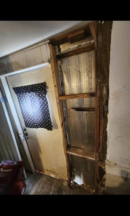 For Sale: $52,000 (2 beds, 1 baths, 672 Square Feet)