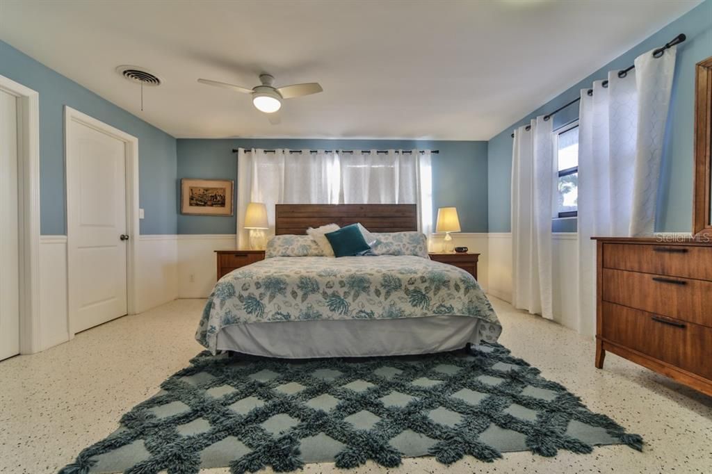 For Rent: $4,000 (3 beds, 2 baths, 1586 Square Feet)