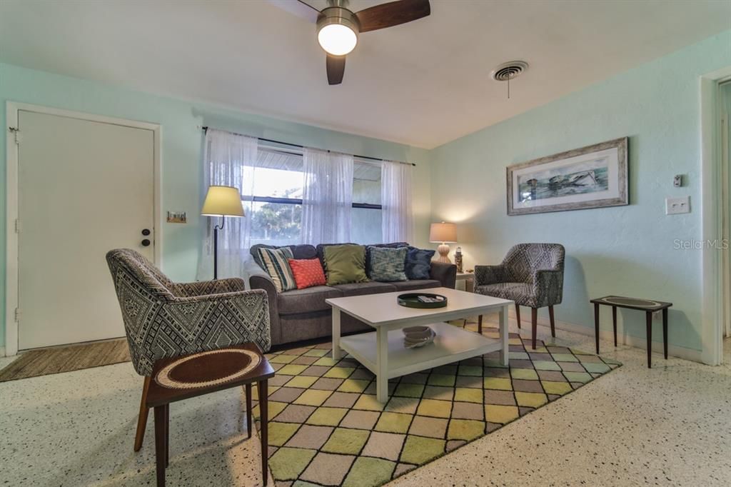 For Rent: $4,000 (3 beds, 2 baths, 1586 Square Feet)