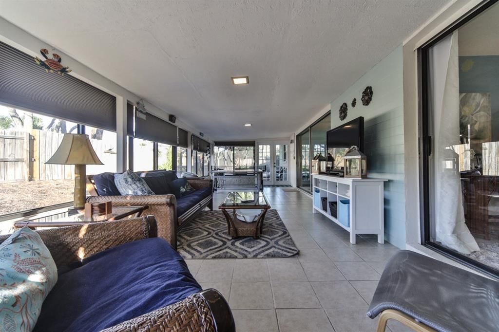 For Rent: $4,000 (3 beds, 2 baths, 1586 Square Feet)