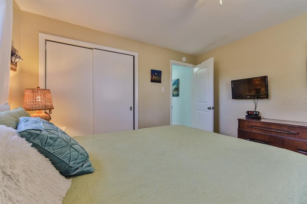 For Rent: $4,000 (3 beds, 2 baths, 1586 Square Feet)