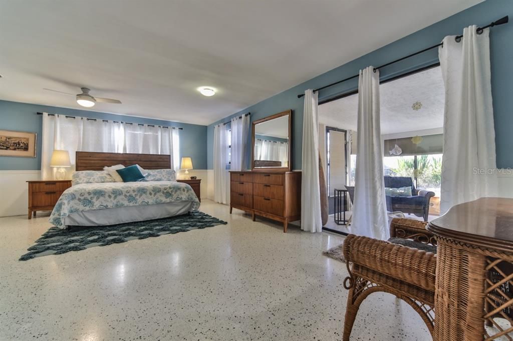 For Rent: $4,000 (3 beds, 2 baths, 1586 Square Feet)