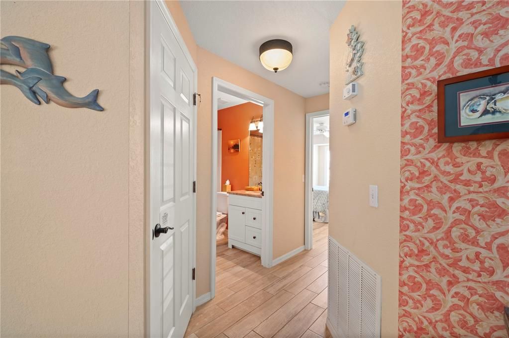 На продажу: $319,000 (2 спален, 2 ванн, 1162 Квадратных фут)