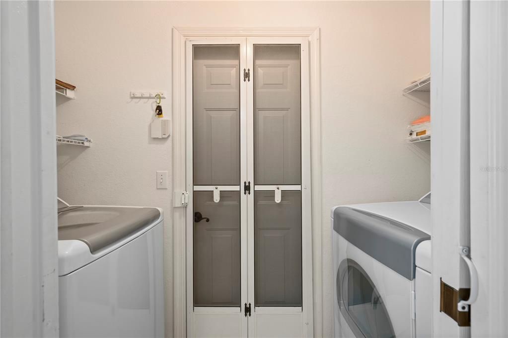 На продажу: $319,000 (2 спален, 2 ванн, 1162 Квадратных фут)