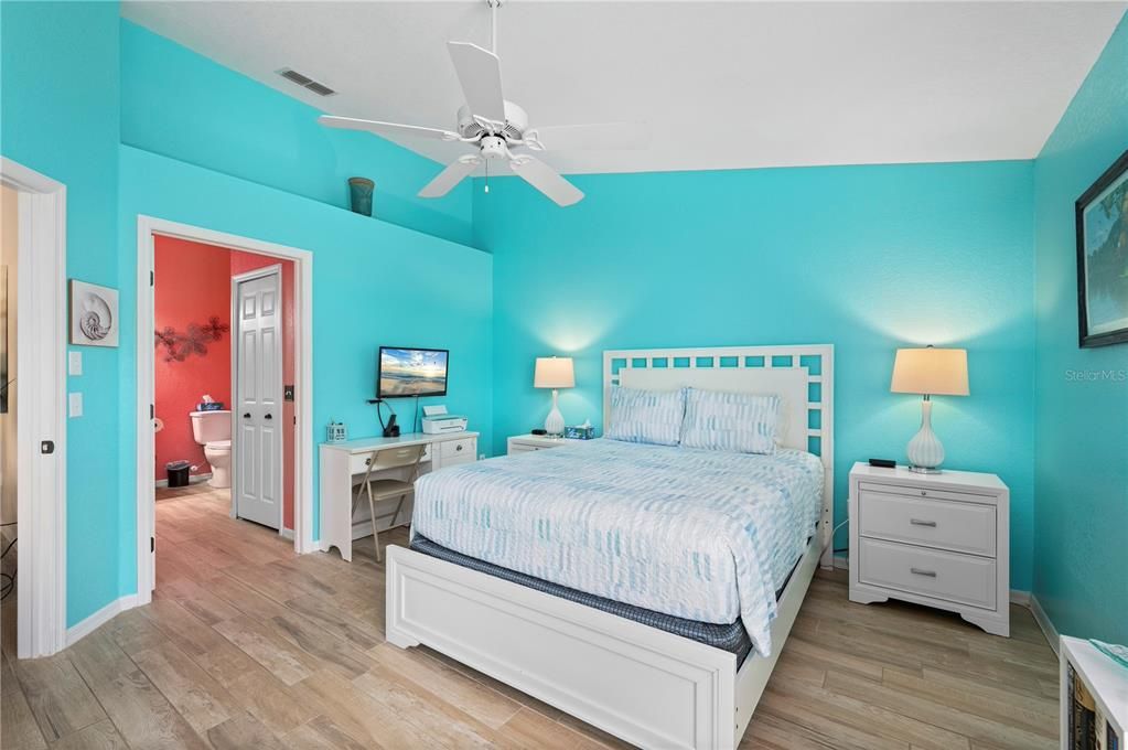 На продажу: $319,000 (2 спален, 2 ванн, 1162 Квадратных фут)