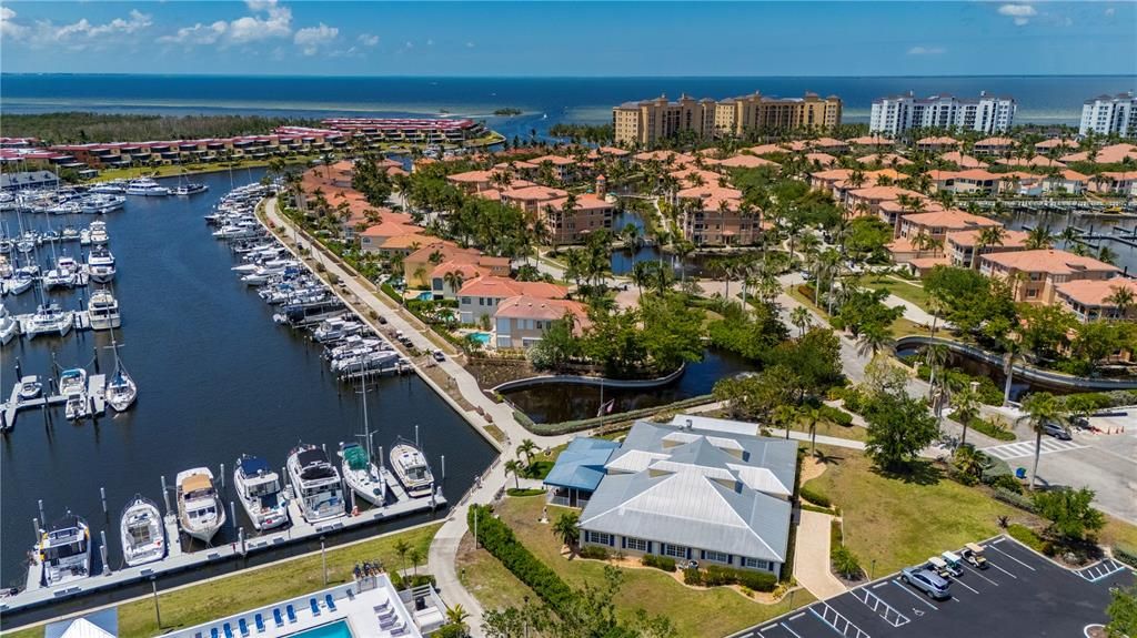 На продажу: $319,000 (2 спален, 2 ванн, 1162 Квадратных фут)