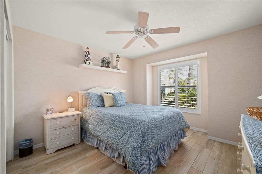 На продажу: $319,000 (2 спален, 2 ванн, 1162 Квадратных фут)