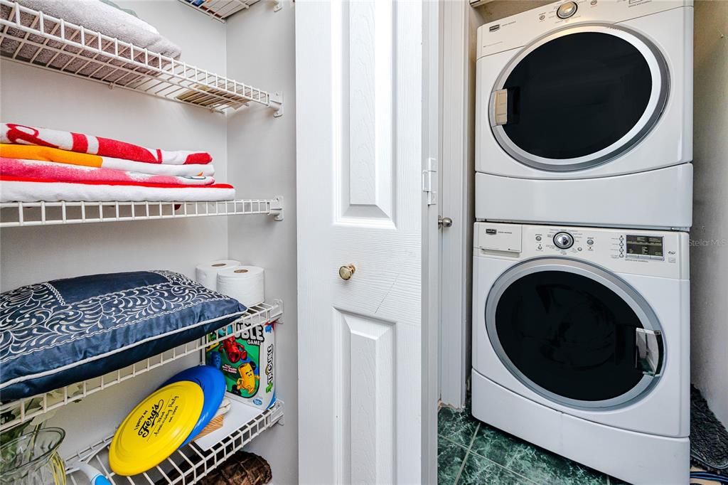 待售: $319,900 (2 贝兹, 2 浴室, 890 平方英尺)