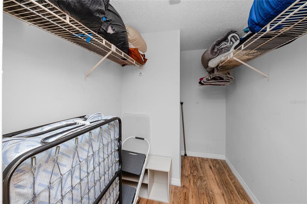 待售: $319,900 (2 贝兹, 2 浴室, 890 平方英尺)