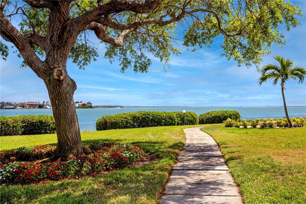 待售: $319,900 (2 贝兹, 2 浴室, 890 平方英尺)