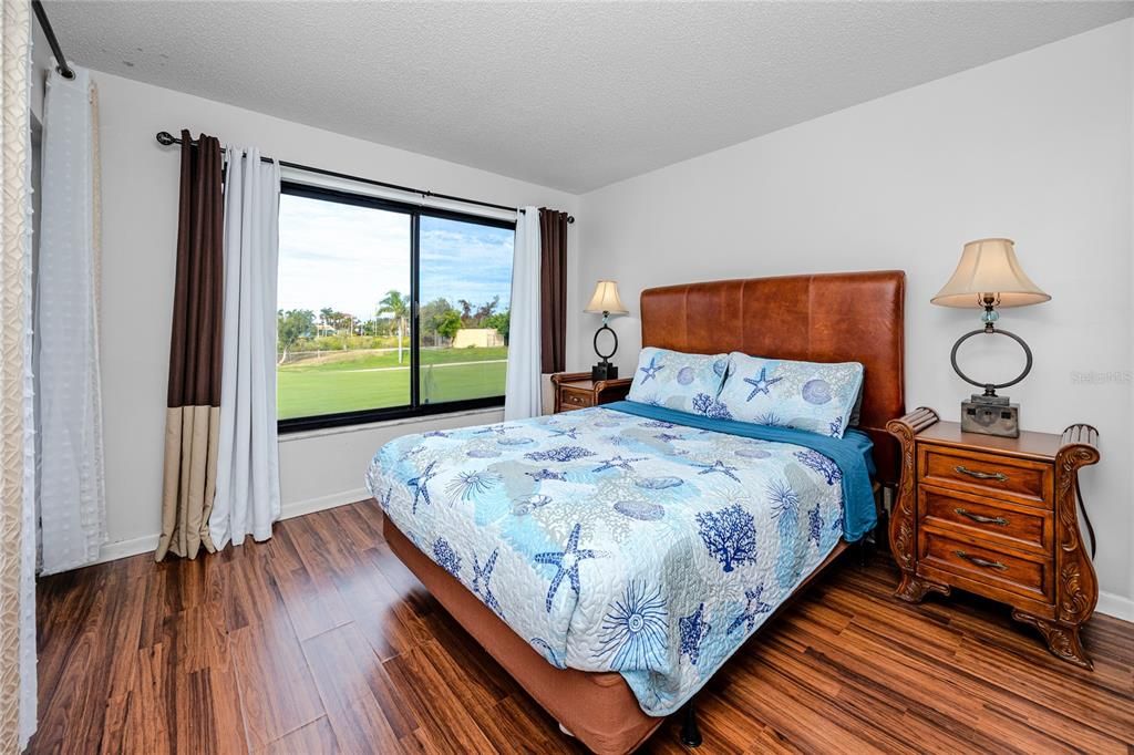 待售: $319,900 (2 贝兹, 2 浴室, 890 平方英尺)