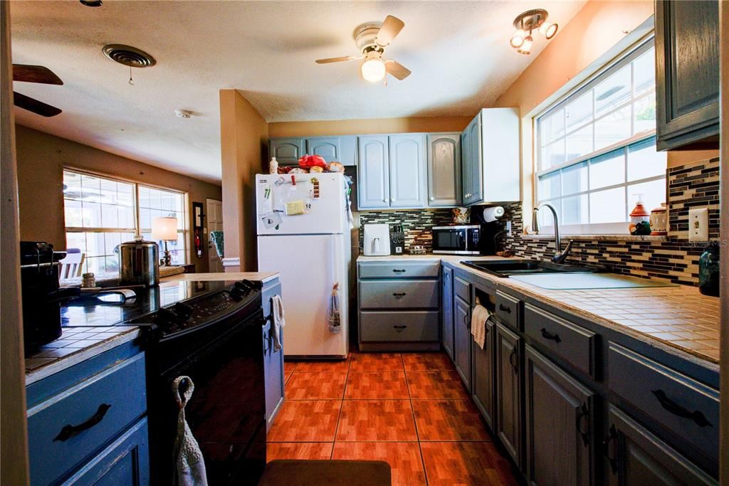 На продажу: $269,000 (2 спален, 2 ванн, 1507 Квадратных фут)