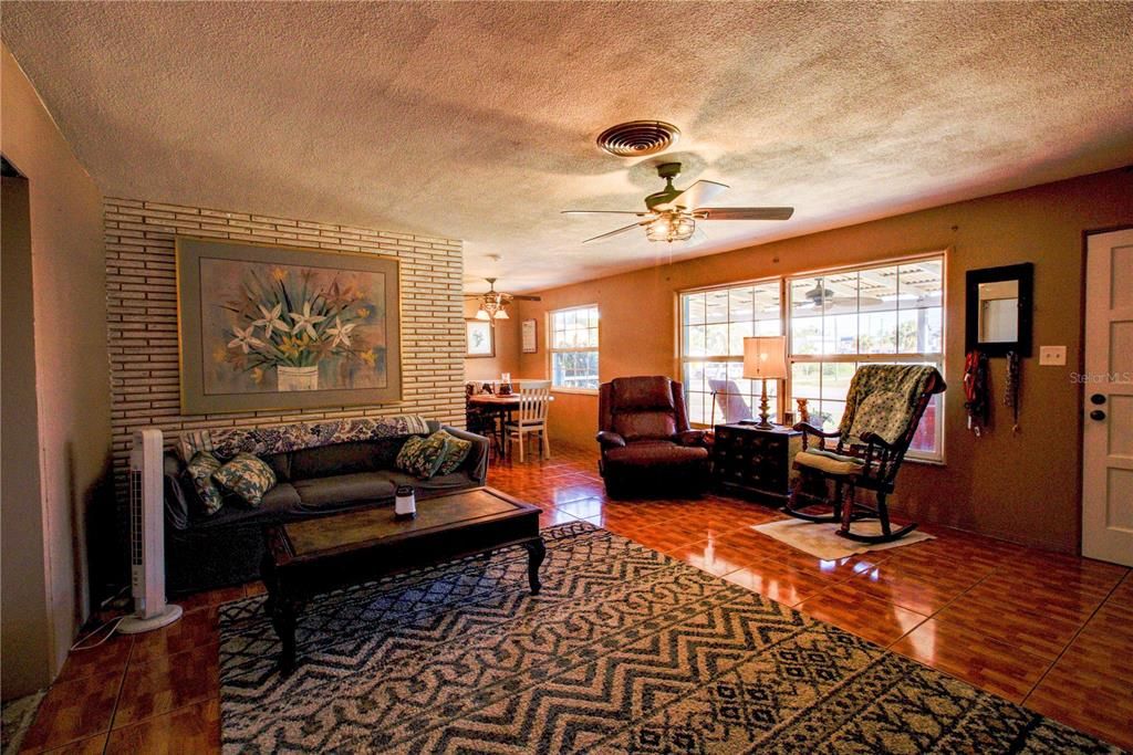 На продажу: $269,000 (2 спален, 2 ванн, 1507 Квадратных фут)