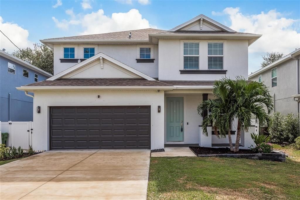 For Rent: $5,500 (4 beds, 2 baths, 2370 Square Feet)