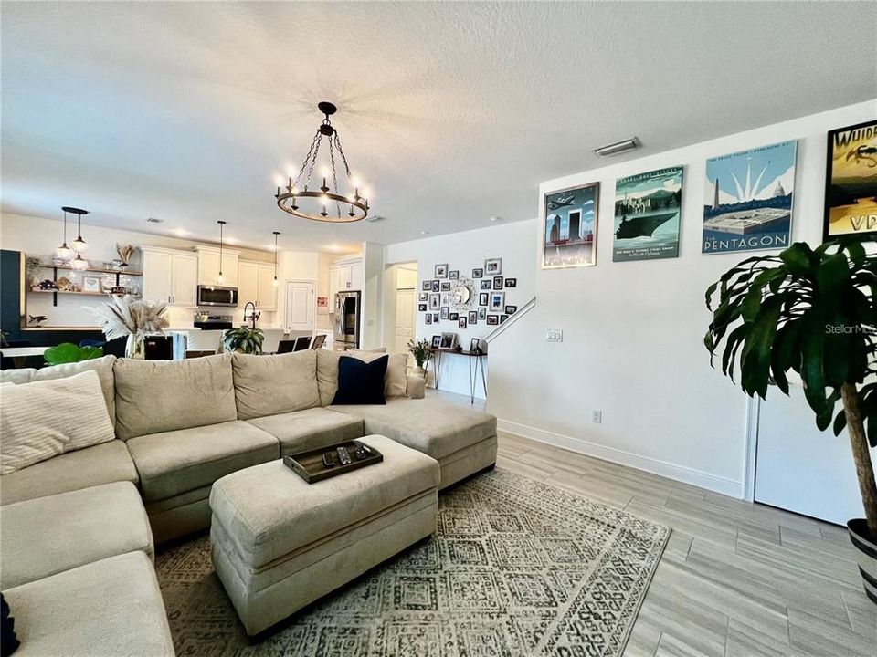 For Rent: $5,500 (4 beds, 2 baths, 2370 Square Feet)