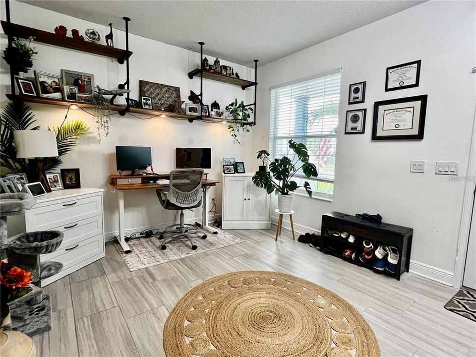 For Rent: $5,500 (4 beds, 2 baths, 2370 Square Feet)