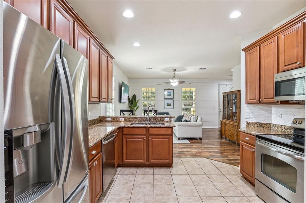 En Venta: $470,000 (4 camas, 2 baños, 1868 Pies cuadrados)