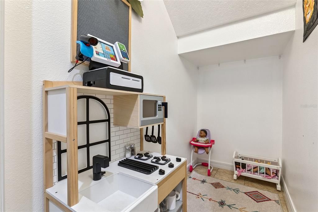 En Venta: $470,000 (4 camas, 2 baños, 1868 Pies cuadrados)