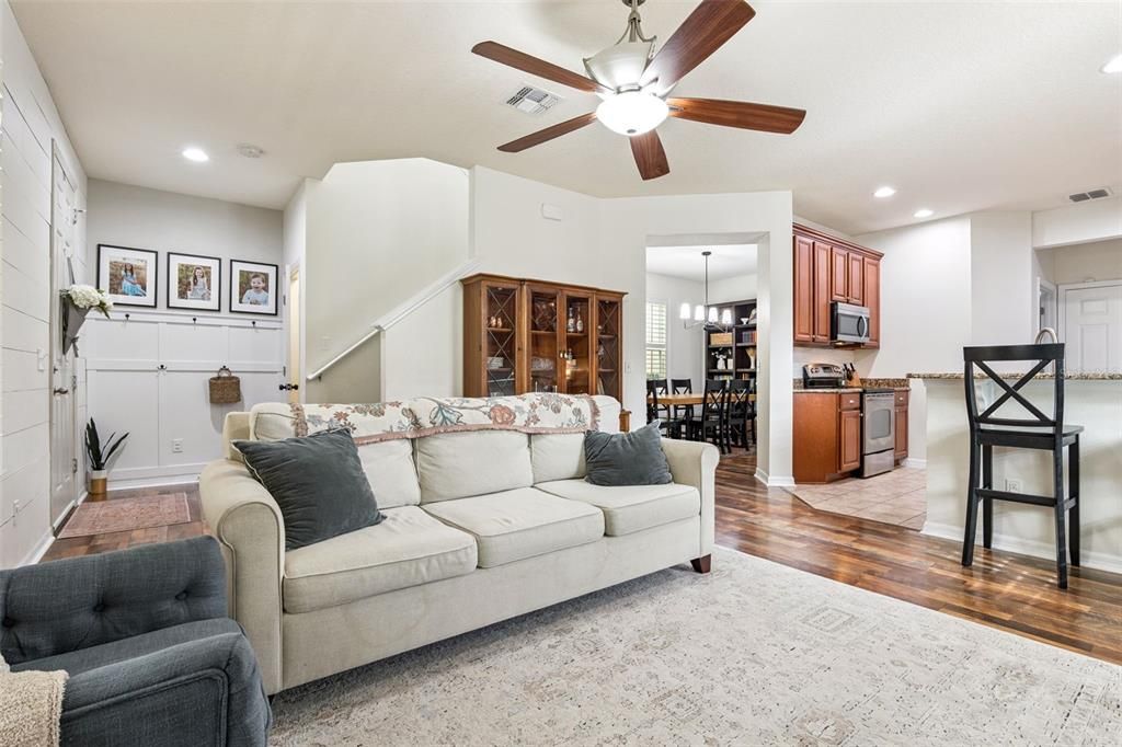 En Venta: $470,000 (4 camas, 2 baños, 1868 Pies cuadrados)