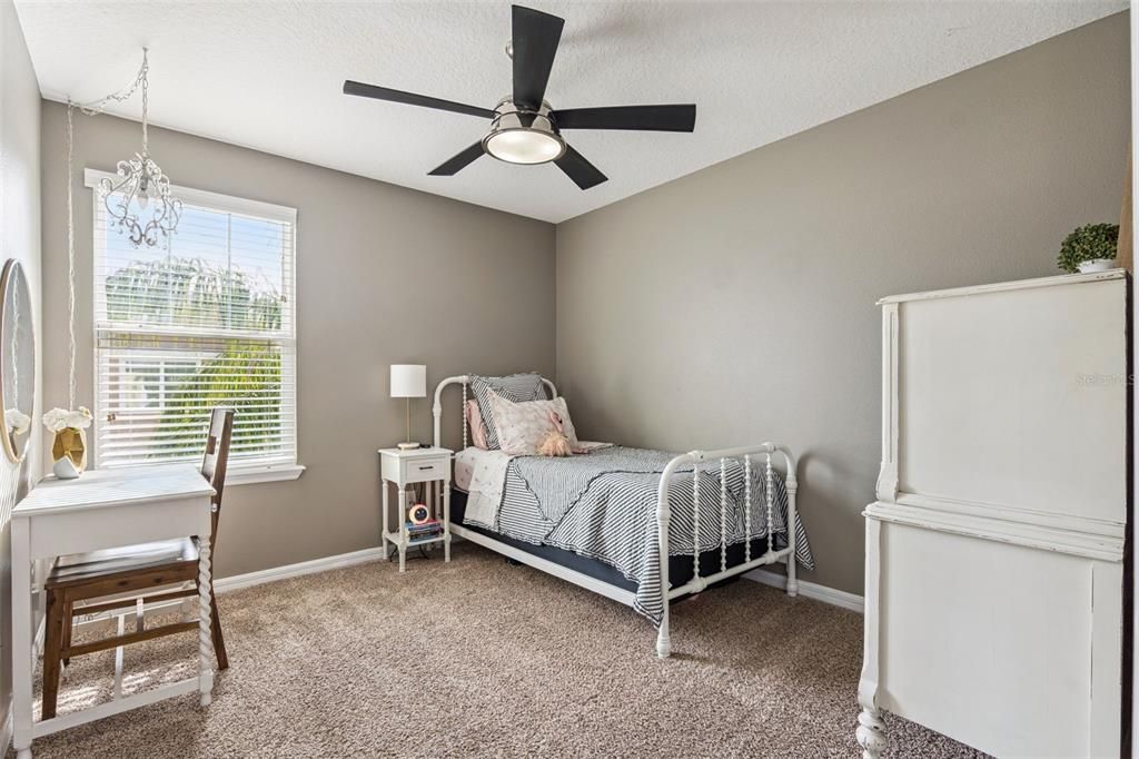 En Venta: $470,000 (4 camas, 2 baños, 1868 Pies cuadrados)