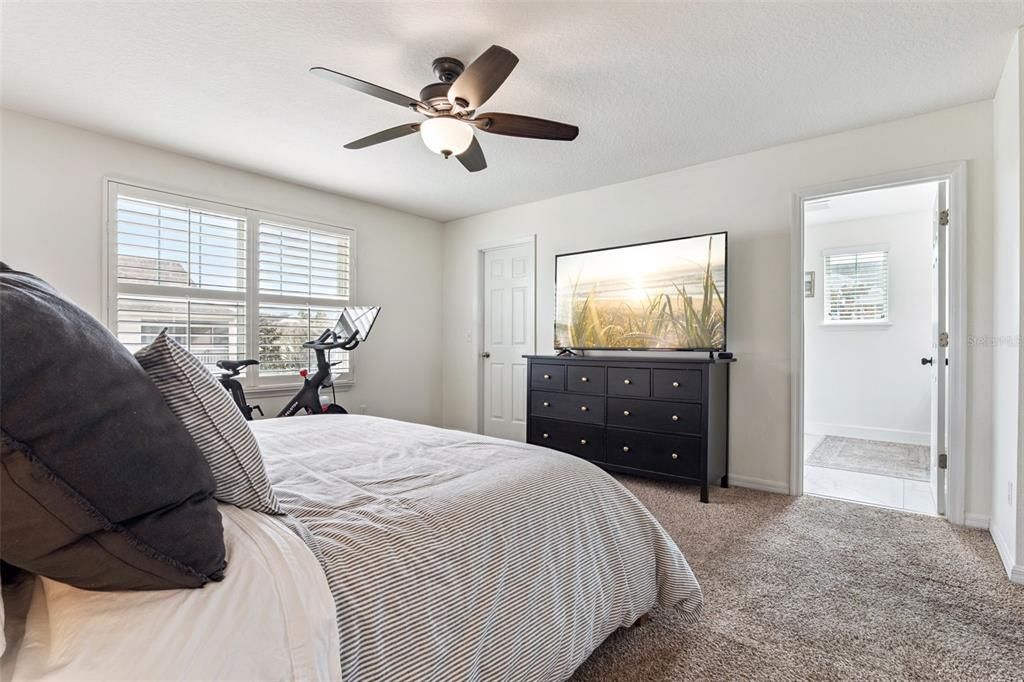 En Venta: $470,000 (4 camas, 2 baños, 1868 Pies cuadrados)