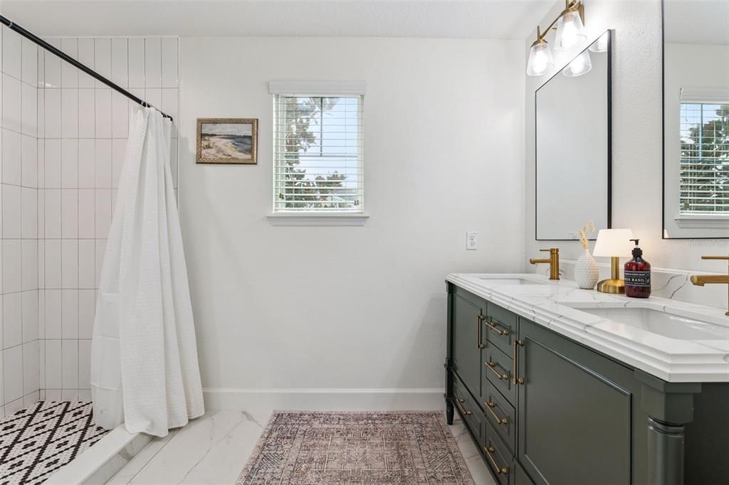 En Venta: $470,000 (4 camas, 2 baños, 1868 Pies cuadrados)