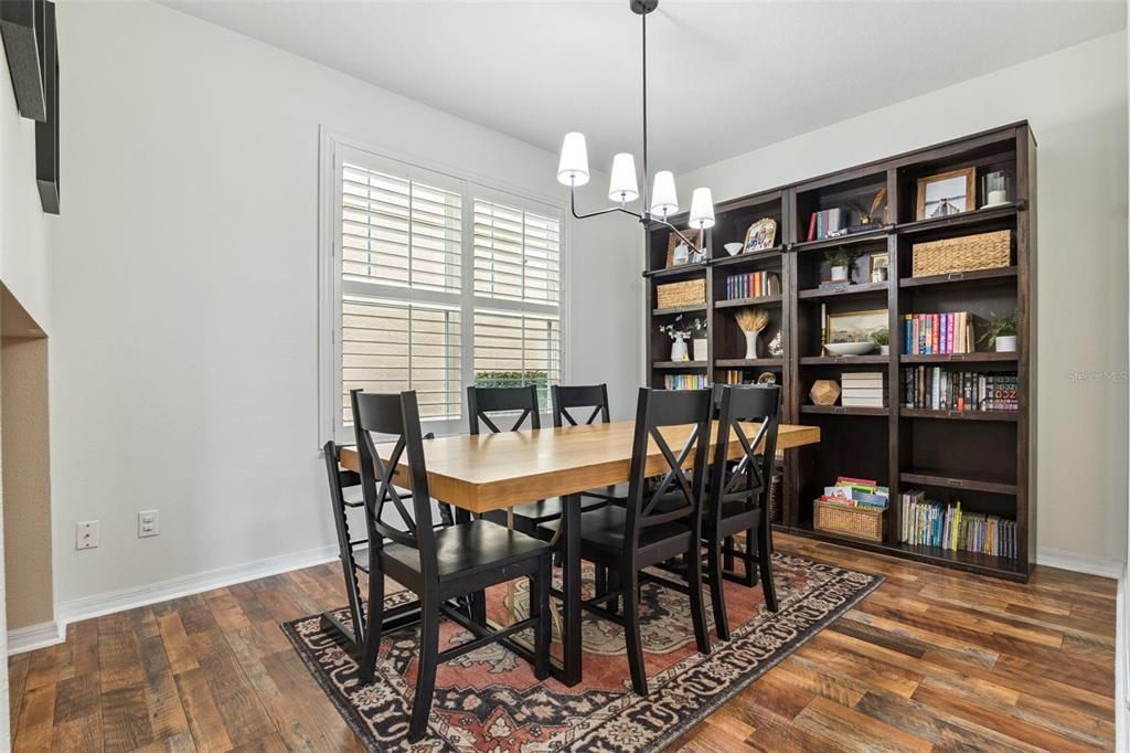 En Venta: $470,000 (4 camas, 2 baños, 1868 Pies cuadrados)