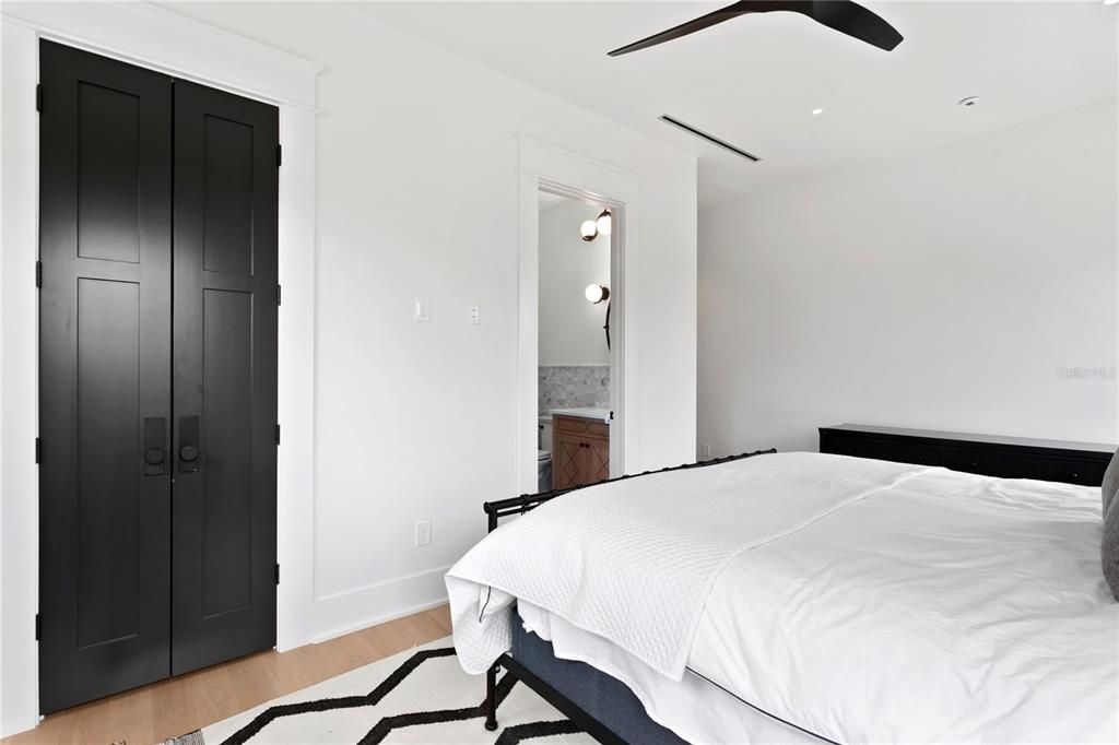 En Renta: $20,000 (4 camas, 5 baños, 5400 Pies cuadrados)