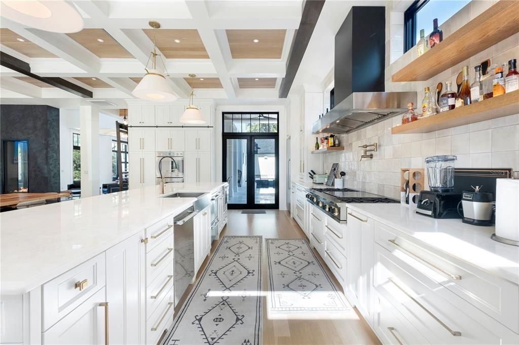 En Renta: $20,000 (4 camas, 5 baños, 5400 Pies cuadrados)