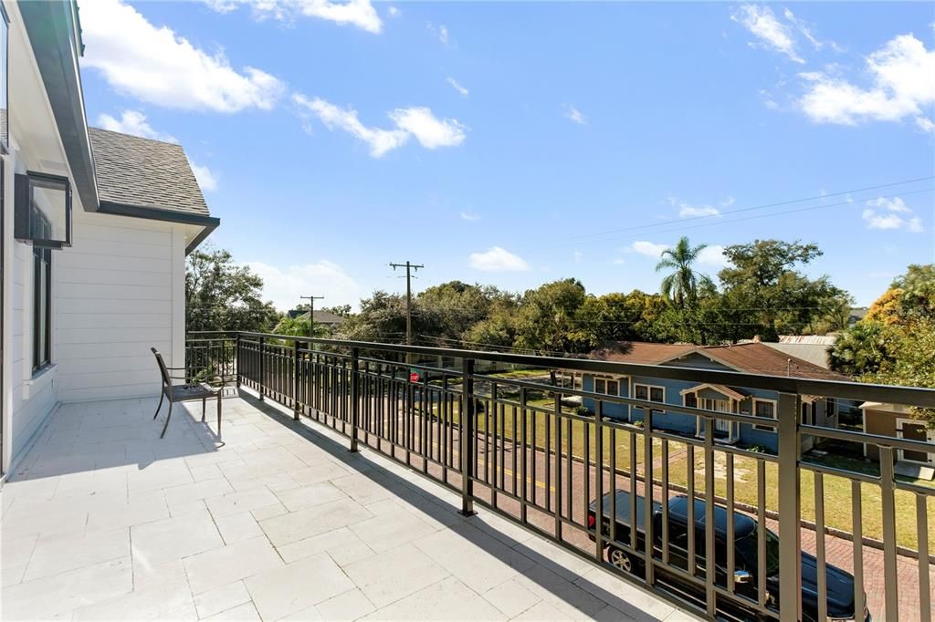 En Renta: $20,000 (4 camas, 5 baños, 5400 Pies cuadrados)