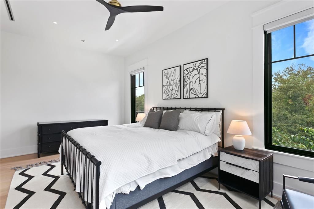 En Renta: $20,000 (4 camas, 5 baños, 5400 Pies cuadrados)