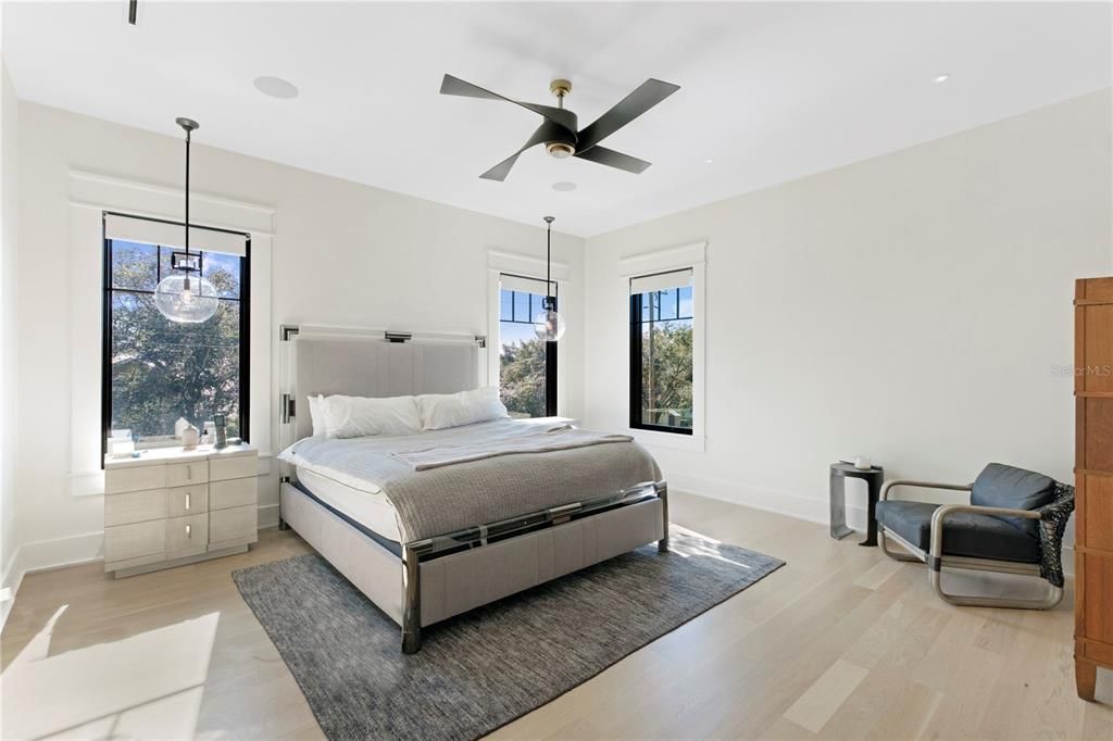 En Renta: $20,000 (4 camas, 5 baños, 5400 Pies cuadrados)