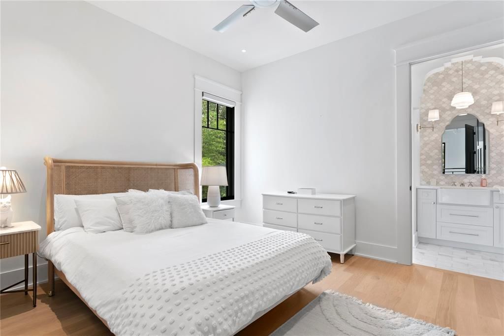 En Renta: $20,000 (4 camas, 5 baños, 5400 Pies cuadrados)