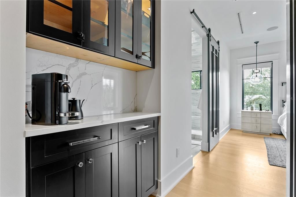 En Renta: $20,000 (4 camas, 5 baños, 5400 Pies cuadrados)