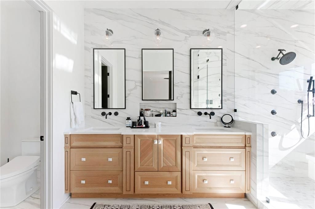 En Renta: $20,000 (4 camas, 5 baños, 5400 Pies cuadrados)