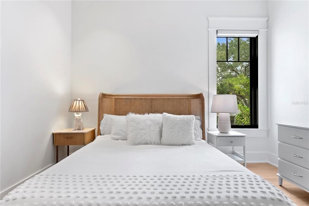 En Renta: $20,000 (4 camas, 5 baños, 5400 Pies cuadrados)