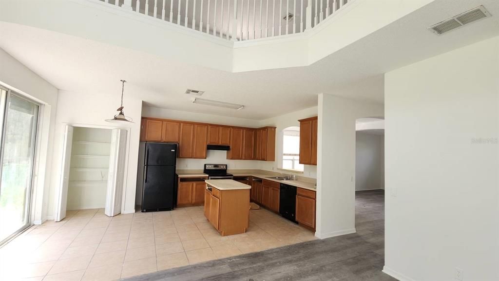 На продажу: $558,000 (5 спален, 4 ванн, 2843 Квадратных фут)