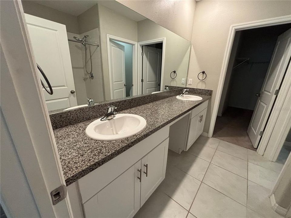 В аренду: $2,500 (5 спален, 2 ванн, 2376 Квадратных фут)