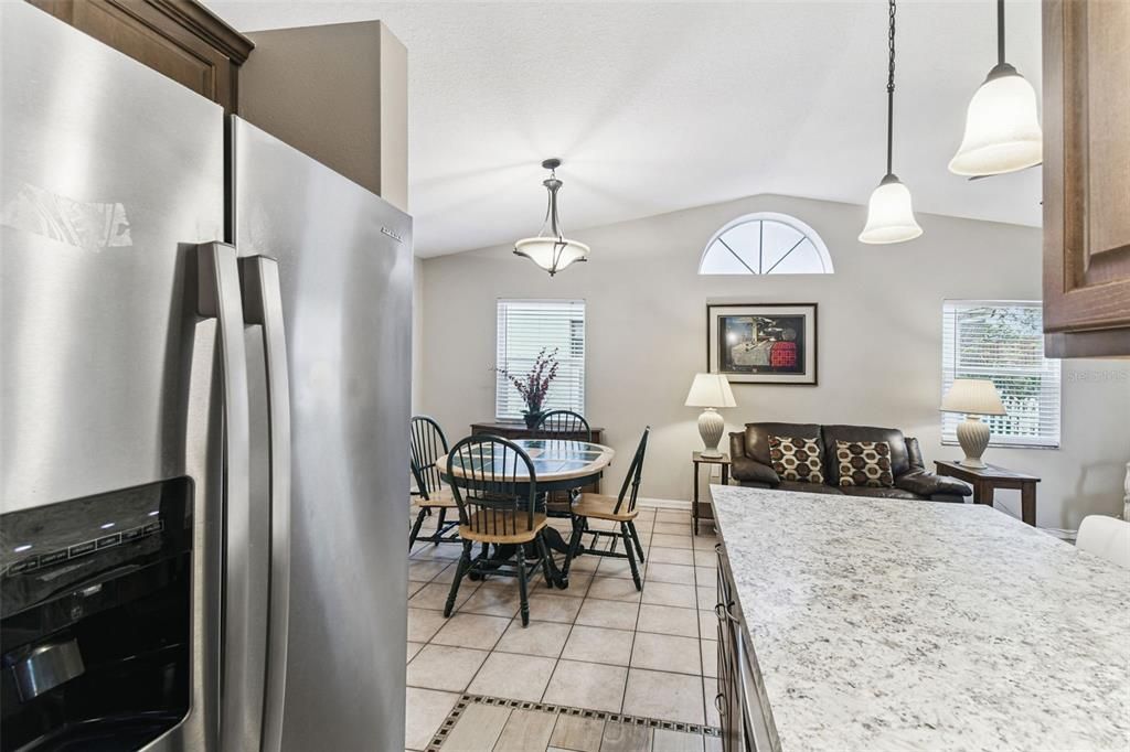 For Sale: $179,000 (2 beds, 2 baths, 984 Square Feet)