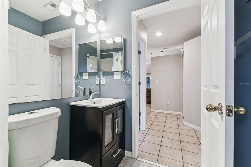 For Sale: $179,000 (2 beds, 2 baths, 984 Square Feet)