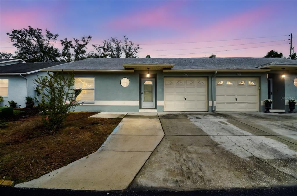 For Sale: $179,000 (2 beds, 2 baths, 984 Square Feet)