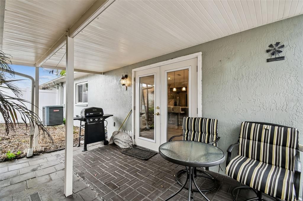 For Sale: $179,000 (2 beds, 2 baths, 984 Square Feet)