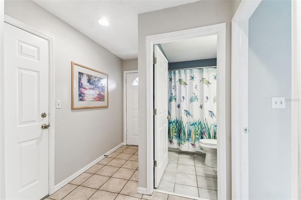 For Sale: $179,000 (2 beds, 2 baths, 984 Square Feet)