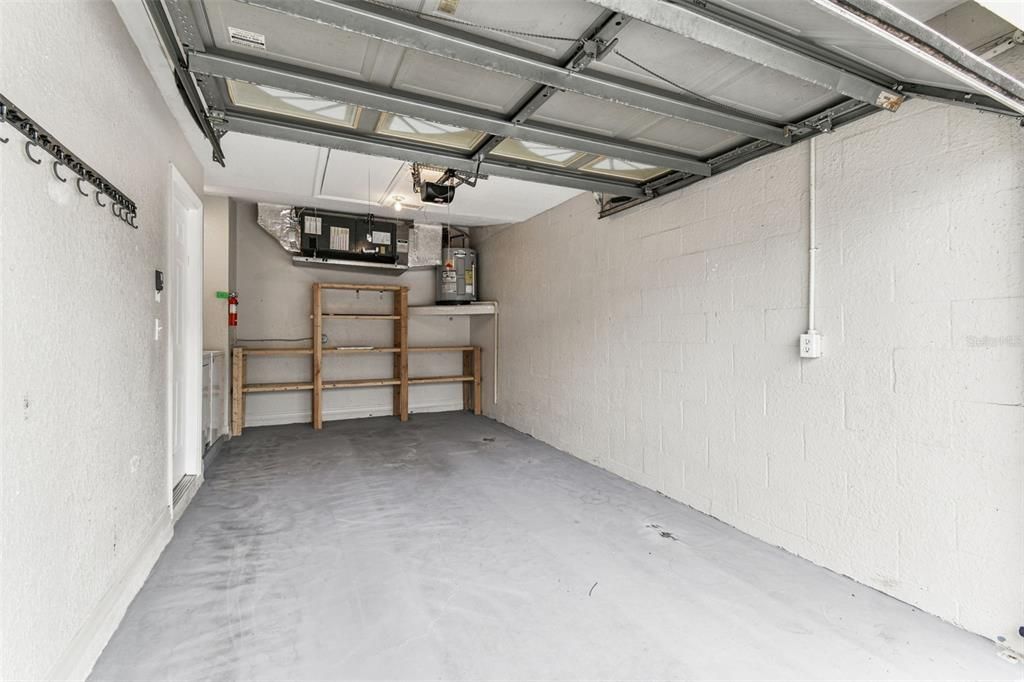 For Sale: $179,000 (2 beds, 2 baths, 984 Square Feet)