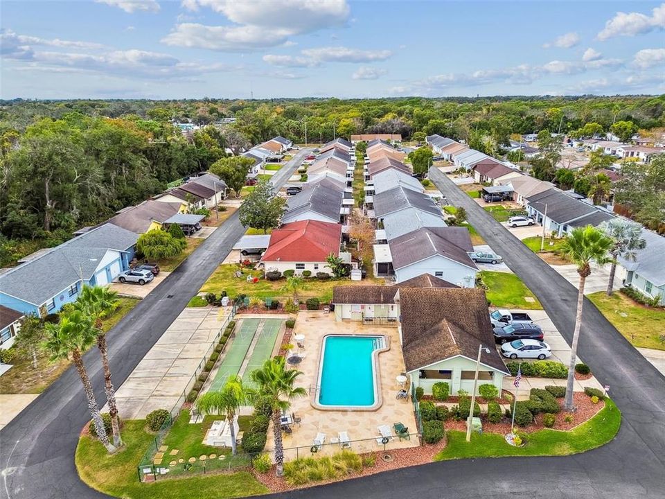 For Sale: $179,000 (2 beds, 2 baths, 984 Square Feet)