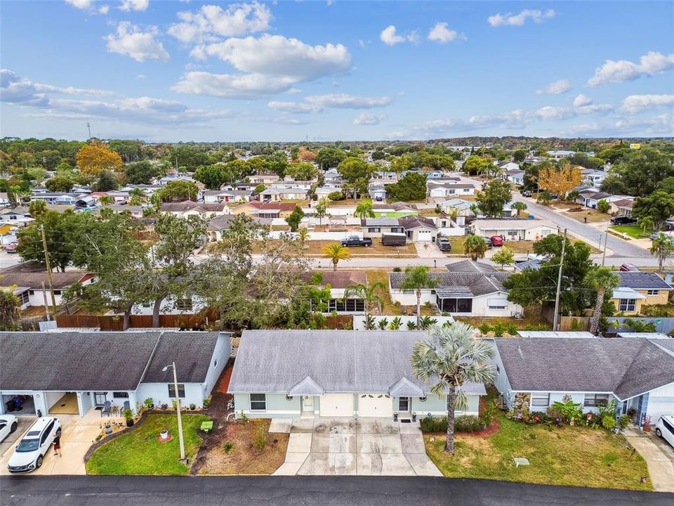 For Sale: $179,000 (2 beds, 2 baths, 984 Square Feet)