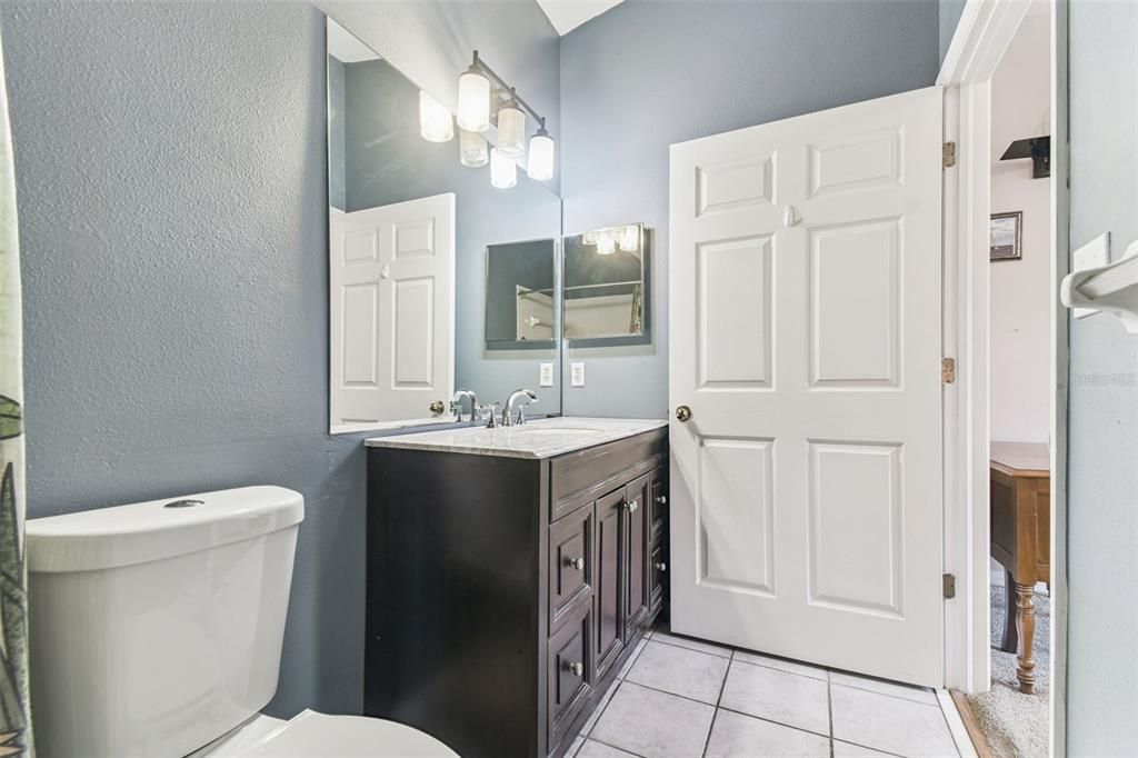 For Sale: $179,000 (2 beds, 2 baths, 984 Square Feet)