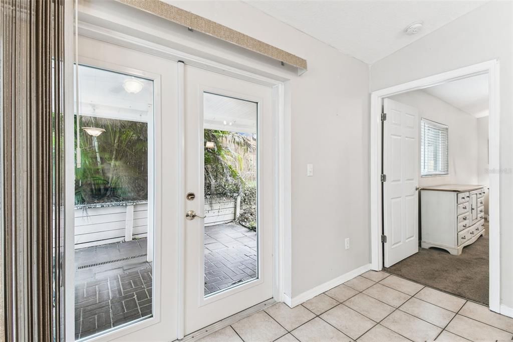 For Sale: $179,000 (2 beds, 2 baths, 984 Square Feet)