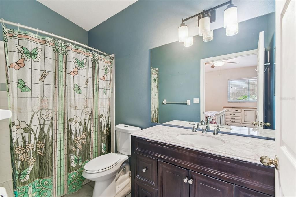 For Sale: $179,000 (2 beds, 2 baths, 984 Square Feet)