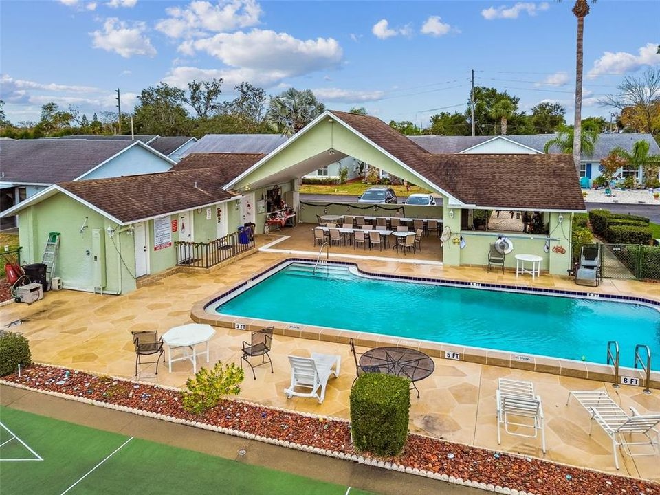 For Sale: $179,000 (2 beds, 2 baths, 984 Square Feet)